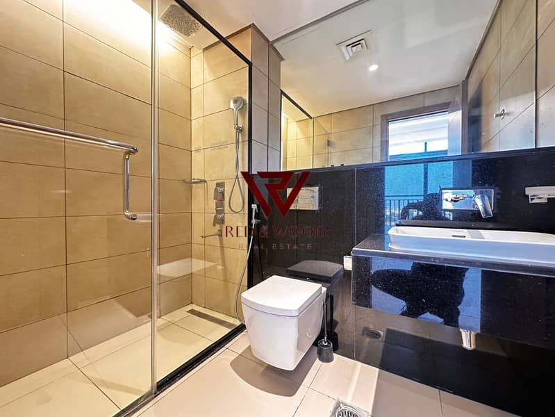 Pool View || Huge Size || Ready to Move