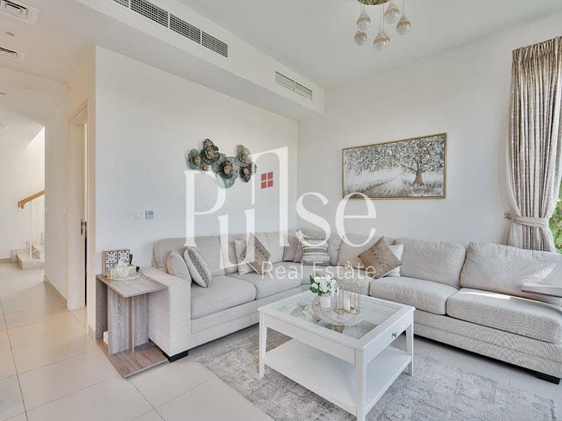 Corner Single Row 4BR | Prime Location