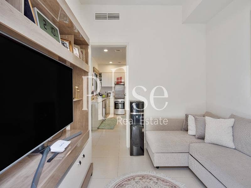 Corner Single Row 4BR | Prime Location