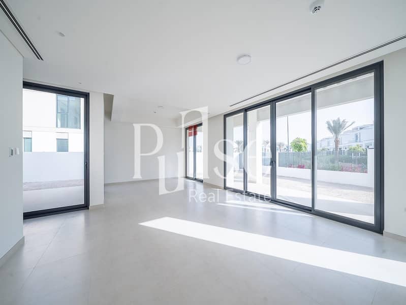 Premium 4BR Villa | Backing onto the park