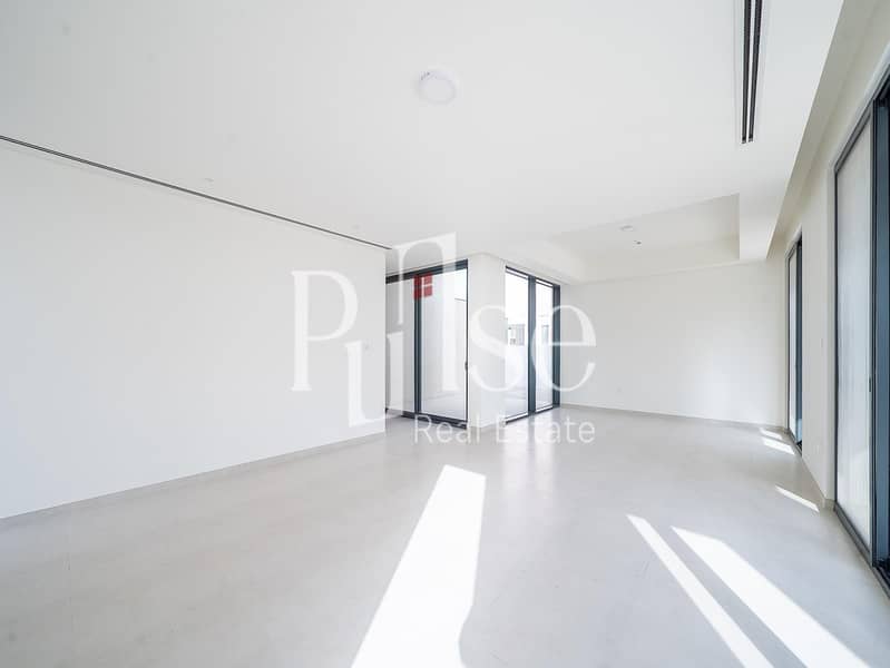 Premium 4BR Villa | Backing onto the park