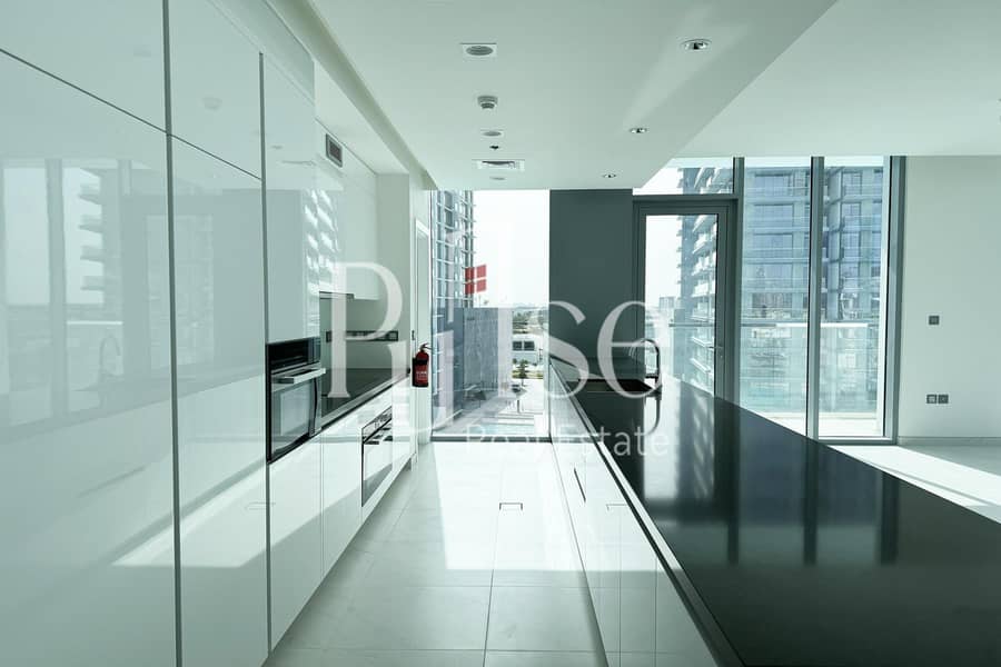 Modern 3BR and Maid’s | Corner Unit | Lagoon Views