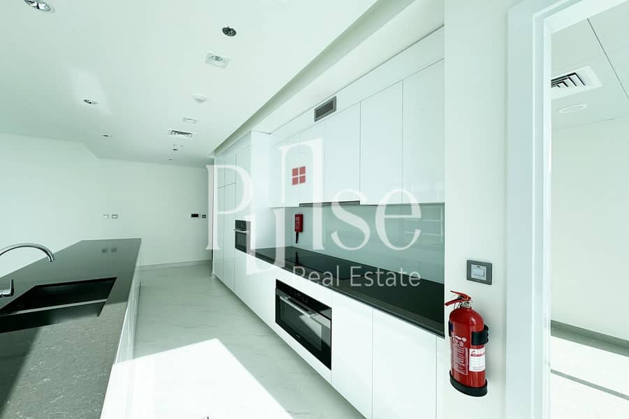 Modern 3BR and Maid’s | Corner Unit | Lagoon Views - Image 6