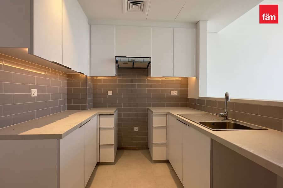 Best Deal | Bright | Vacant Soon | Spacious - Image 9