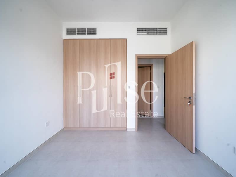 Premium 4BR Villa | Backing onto the park - Image 7