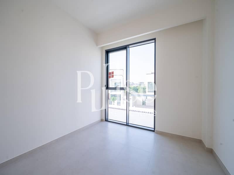 Premium 4BR Villa | Backing onto the park - Image 10