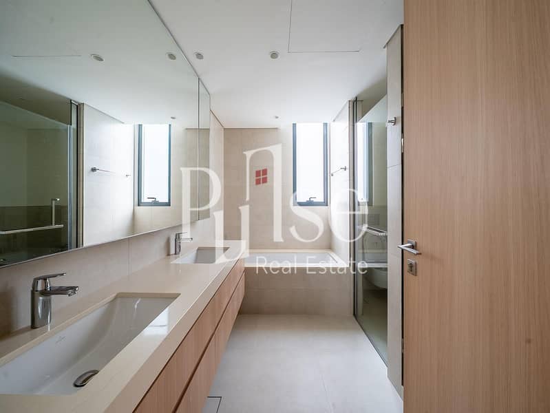 Premium 4BR Villa | Backing onto the park - Image 15