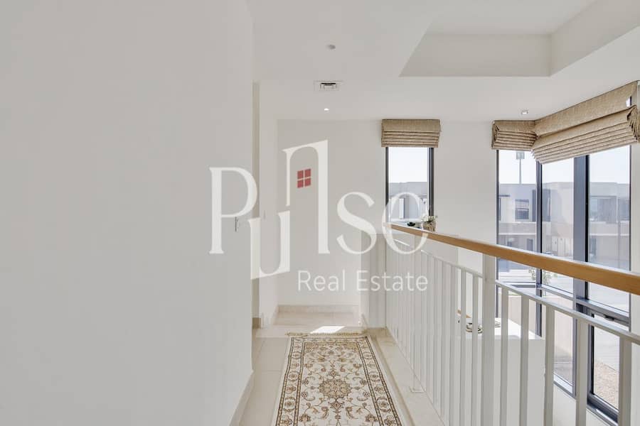 Corner Single Row 4BR | Prime Location - Image 8