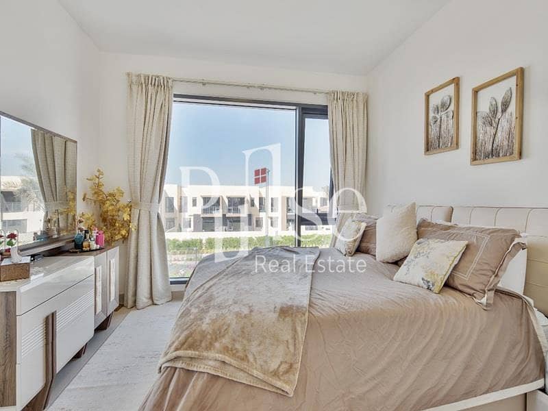 Corner Single Row 4BR | Prime Location - Image 12