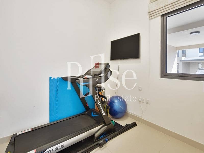 Corner Single Row 4BR | Prime Location - Image 15