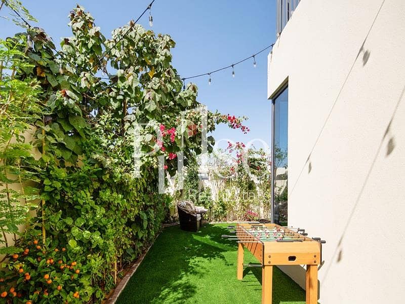 Corner Single Row 4BR | Prime Location - Image 18