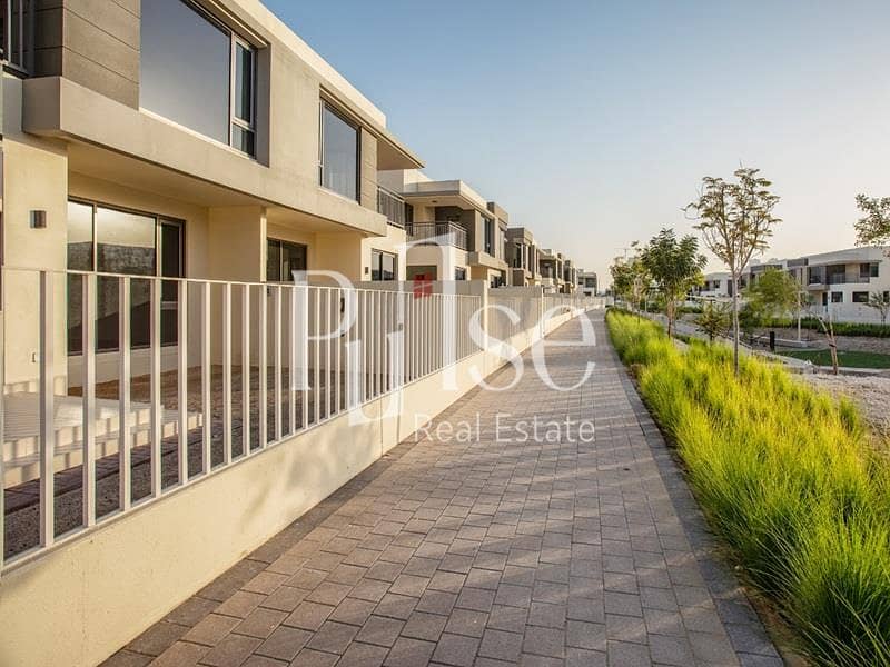 Corner Single Row 4BR | Prime Location - Image 24