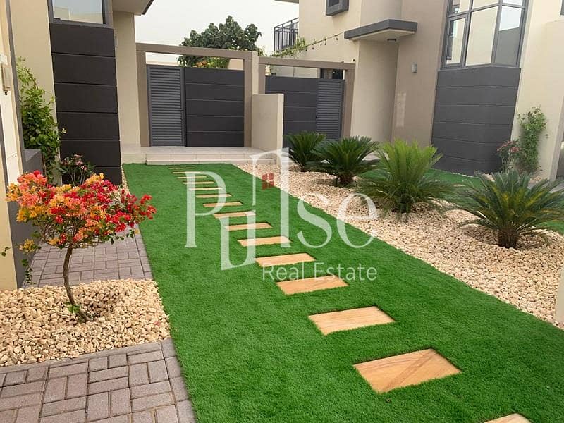 Corner Single Row 4BR | Prime Location - Image 27