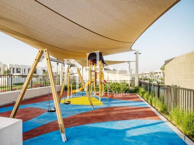 Corner Single Row 4BR | Prime Location - Image 28