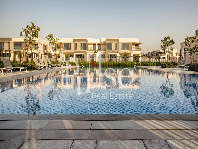 Corner Single Row 4BR | Prime Location - Image 29