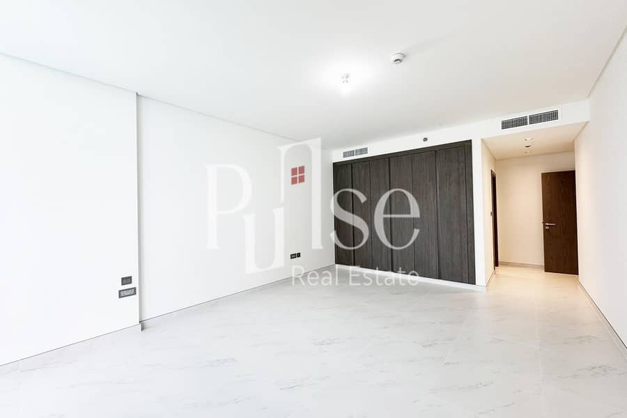 Modern 3BR and Maid’s | Corner Unit | Lagoon Views - Image 13