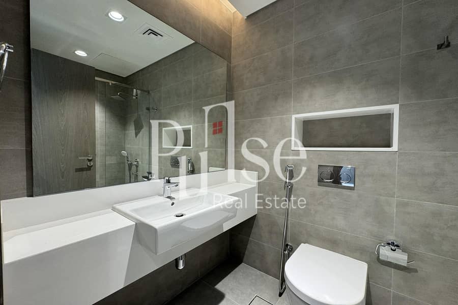 Modern 3BR and Maid’s | Corner Unit | Lagoon Views - Image 19