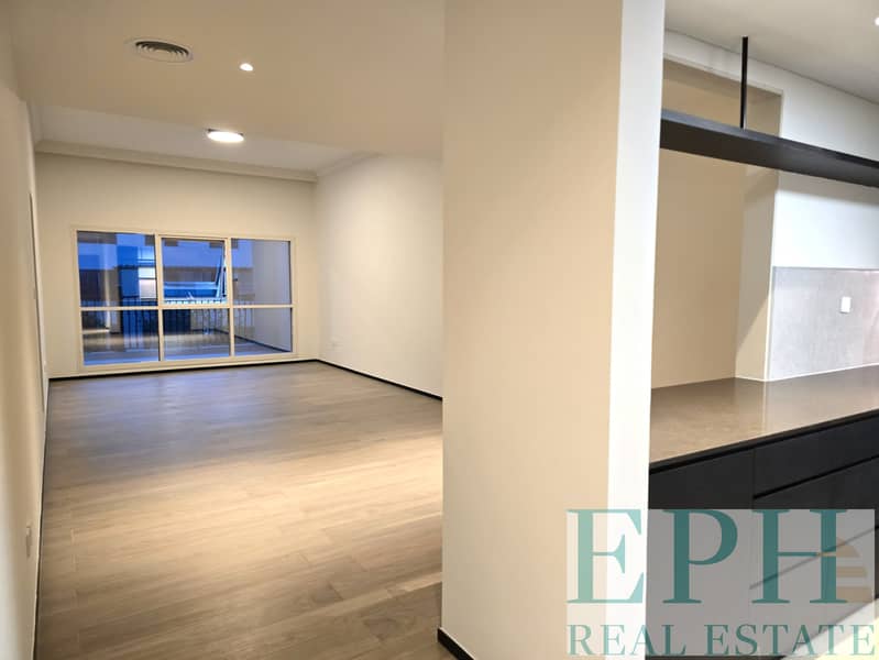 POOL VIEW | HUGE BALCONY | READY TO MOVE - Image 6