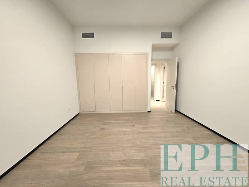 POOL VIEW | HUGE BALCONY | READY TO MOVE - Image 15