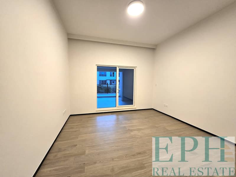 POOL VIEW | HUGE BALCONY | READY TO MOVE - Image 17