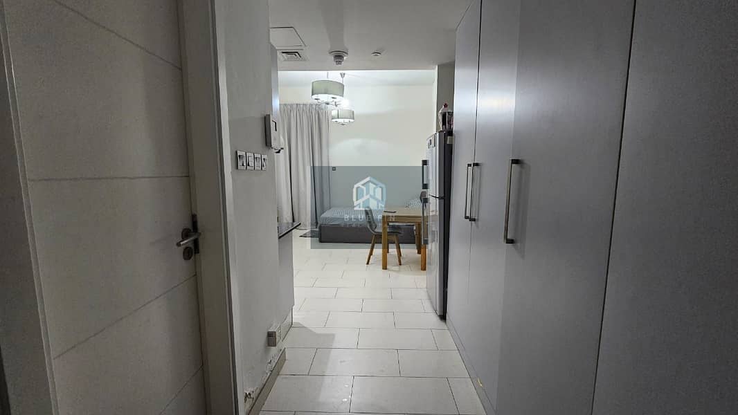 Near to Bus nd Metro Station | Pool View | Vacant