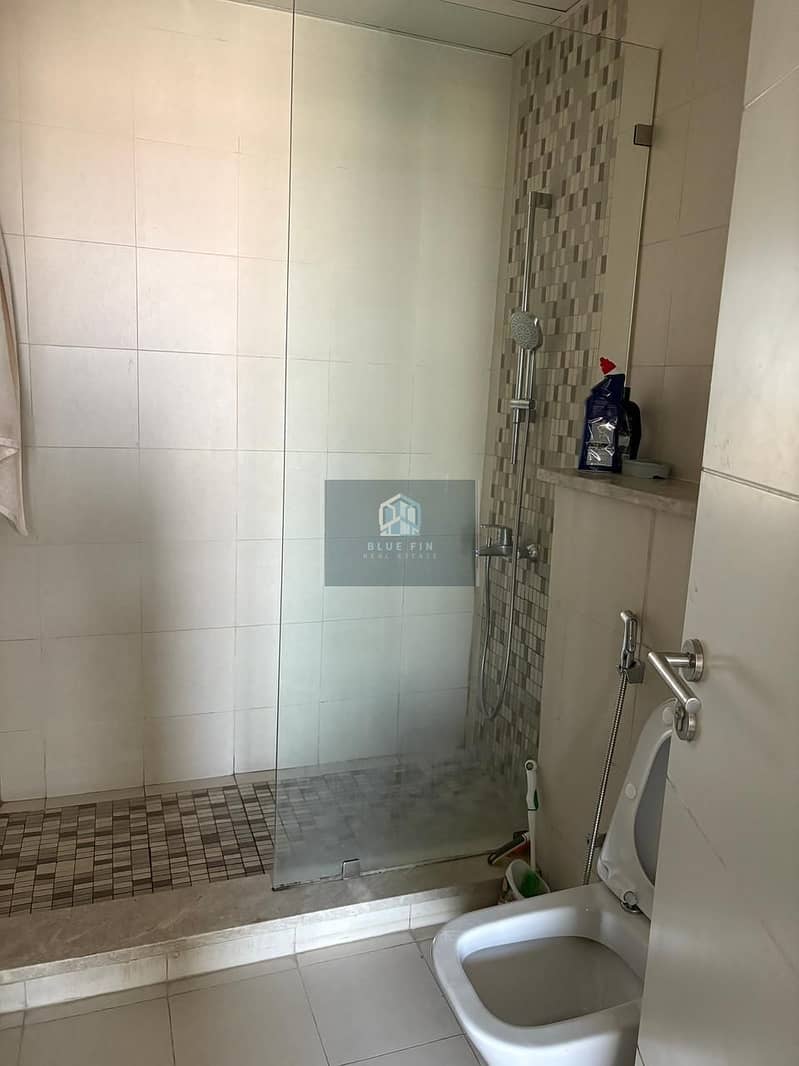 Near to Bus nd Metro Station | Pool View | Vacant - Image 6