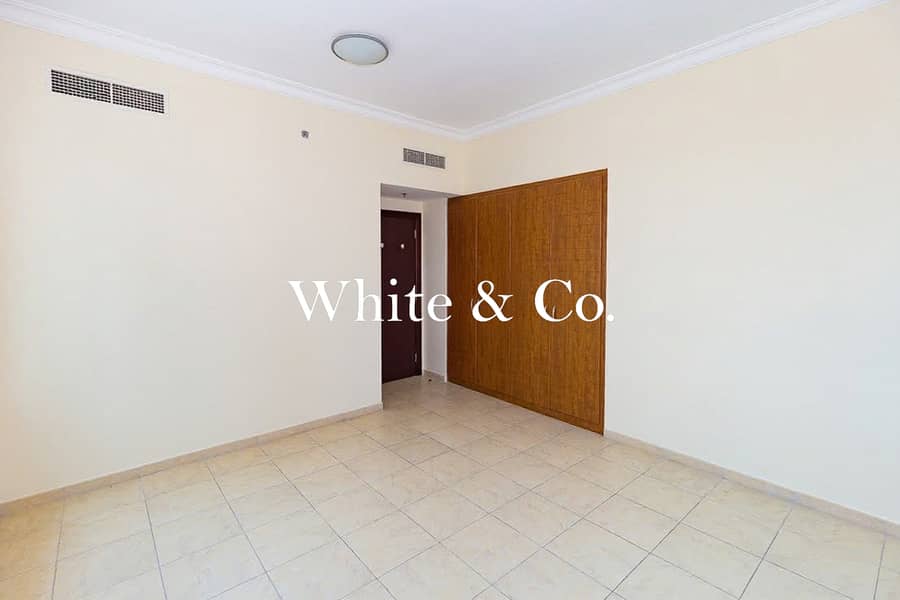 Unfurnished | Closed Kitchen | Vacant Now