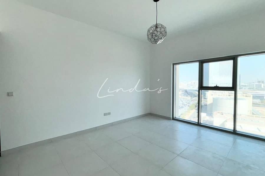 Spacious | Ready to Move In | Unfurnished - Image 9