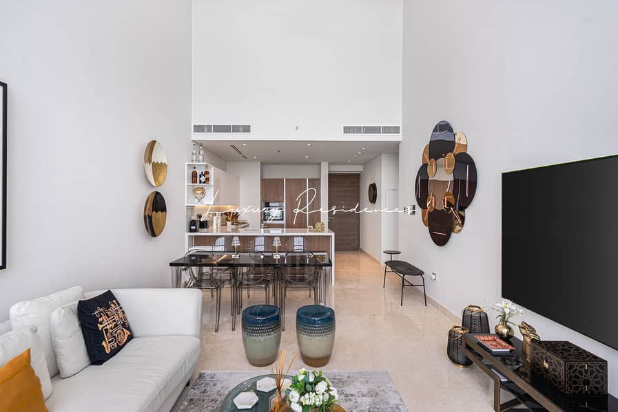 **Exquisite 2-bed Seafront Apartment | Sea Views**