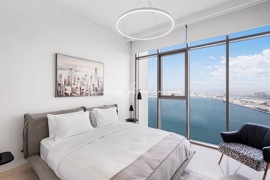 **Exquisite 2-bed Seafront Apartment | Sea Views** - Image 13