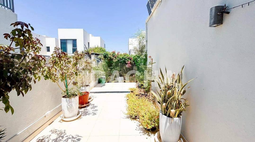 Furnished | Close to amenities | Vacant - Image 11