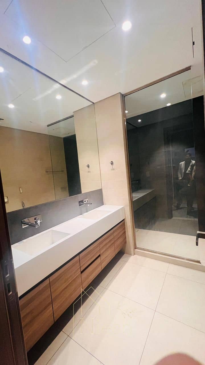 Big & Bright 2 BHK FURNISHED - Must view and decide. - Image 8