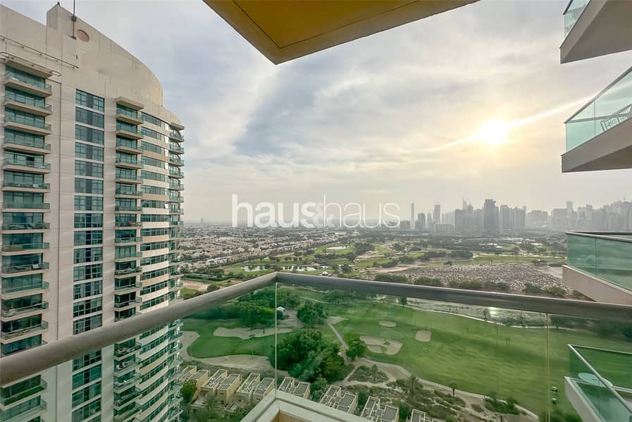 Golf course view | Modern | Chiller Free