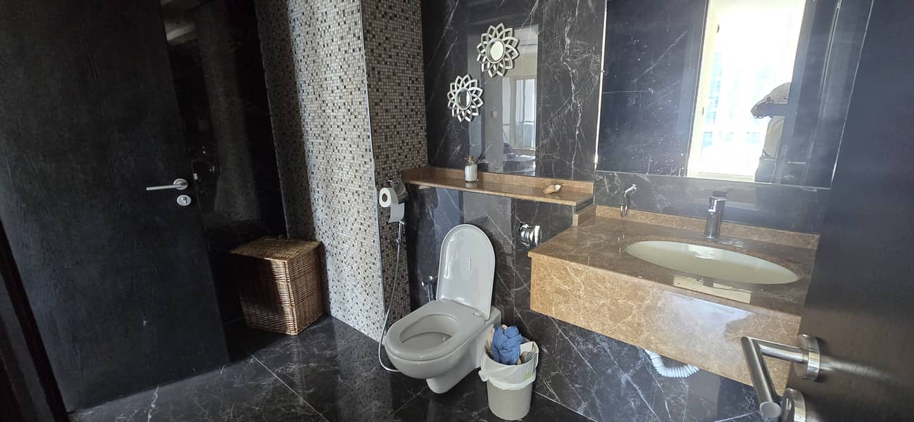 Large Upgraded Semi-furnished 1 Bedroom + Store - Image 9