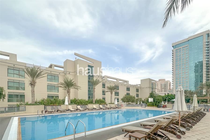 Golf course view | Modern | Chiller Free - Image 10