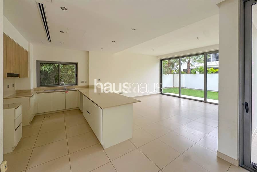 Corner plot | Vacant now | Backing small park - Image 8