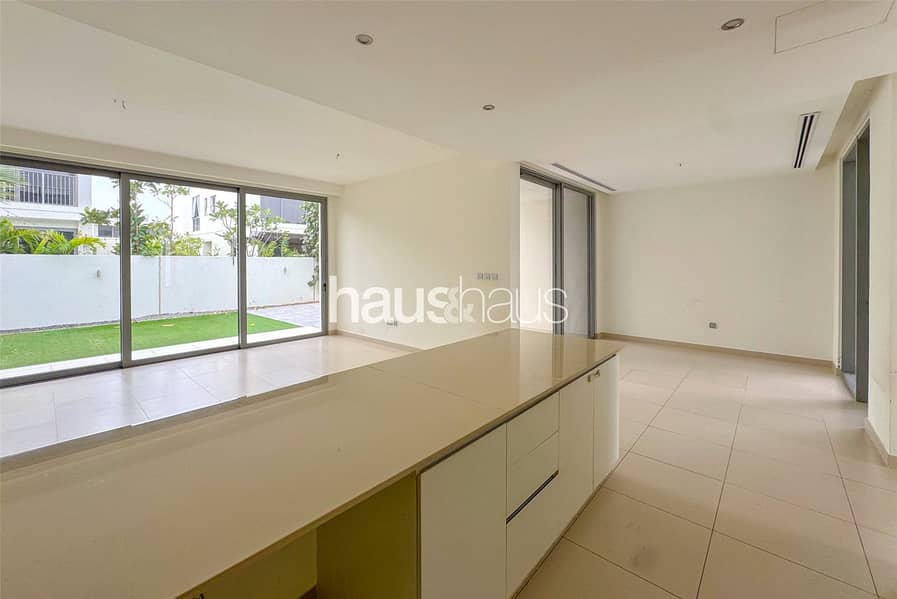 Corner plot | Vacant now | Backing small park - Image 11