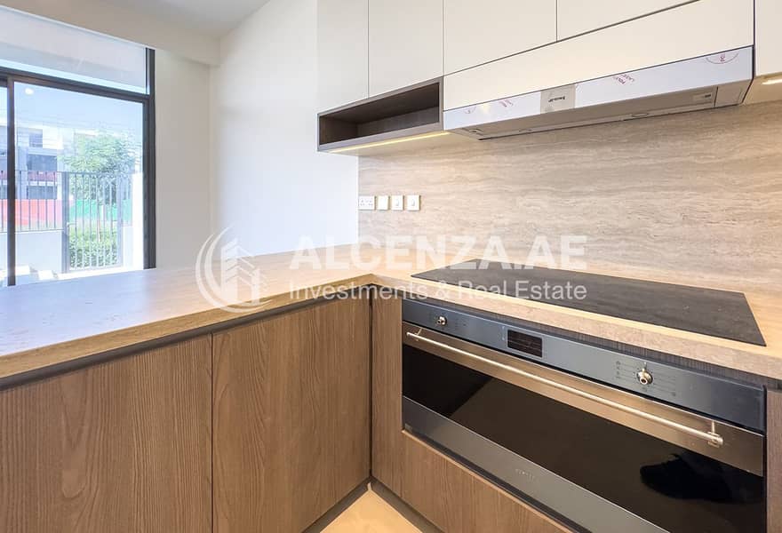 Elegant 3 Bedroom | Huge Layout | Single Row - Image 10