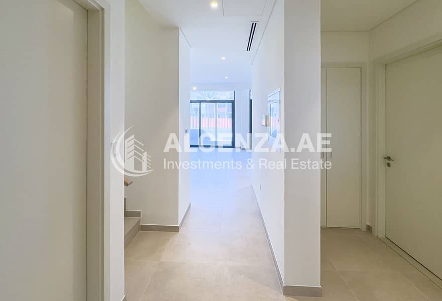 Elegant 3 Bedroom | Huge Layout | Single Row - Image 13