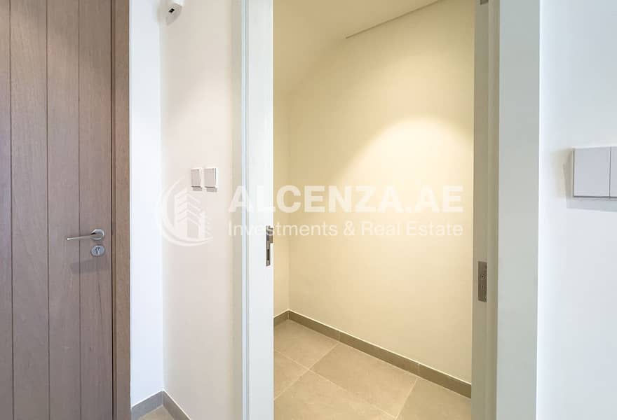 Elegant 3 Bedroom | Huge Layout | Single Row - Image 17