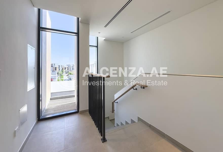 Elegant 3 Bedroom | Huge Layout | Single Row - Image 26