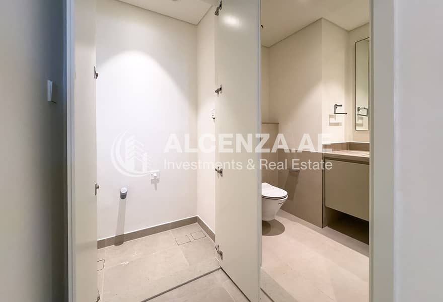 Elegant 3 Bedroom | Huge Layout | Single Row - Image 28