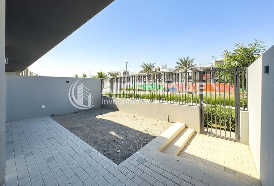 Elegant 3 Bedroom | Huge Layout | Single Row - Image 35