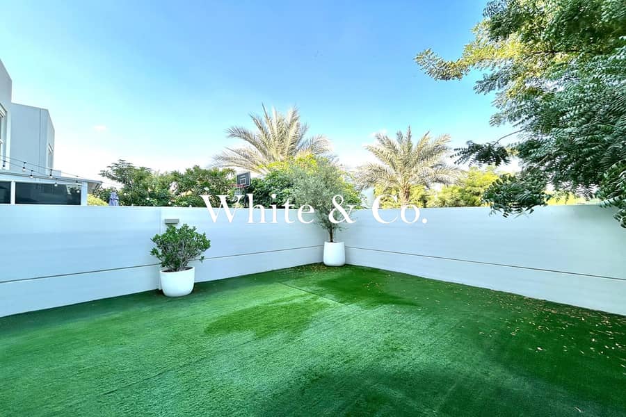 Single Row | Green Belt | Updated Interior - Image 17