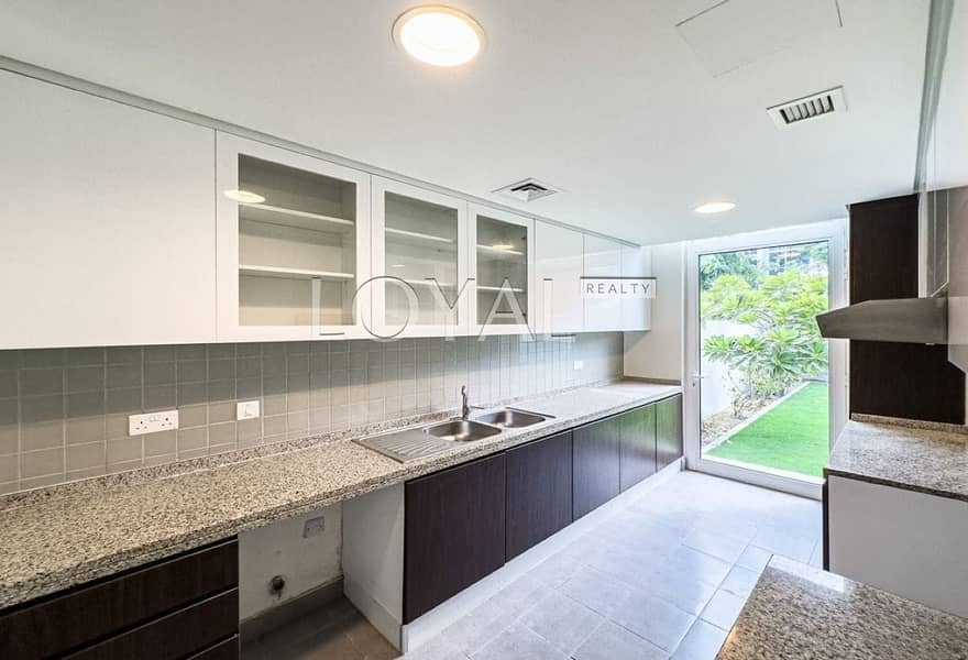 Premium Location | Well Maintained | Spacious - Image 9