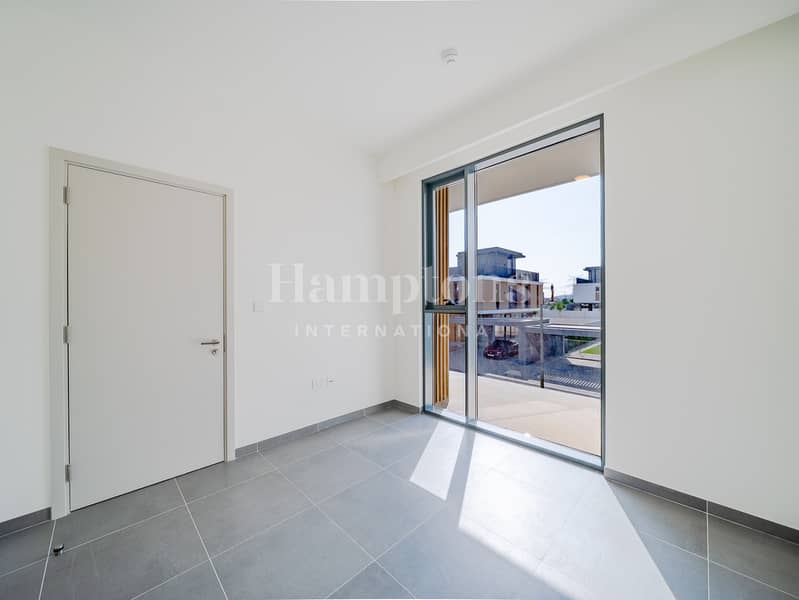 Single Row | Large Layout | Vacant - Image 7