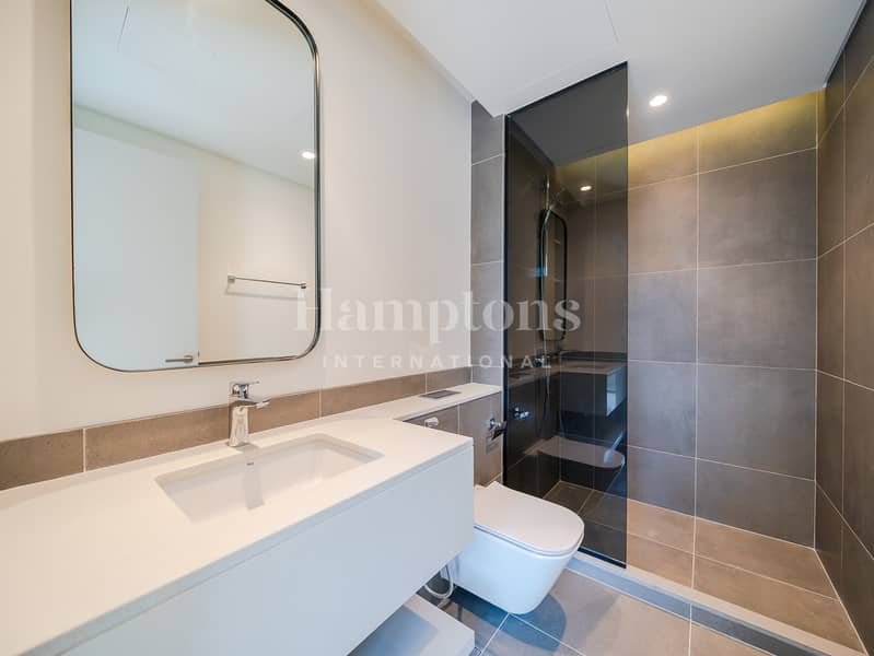 Single Row | Large Layout | Vacant - Image 15