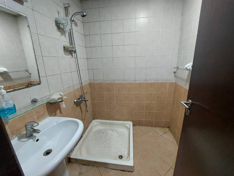 ALREADY RENTED - FURNISHED STUDIO WITH RESERVED PARKING - CBD BUILDING ! - Image 13