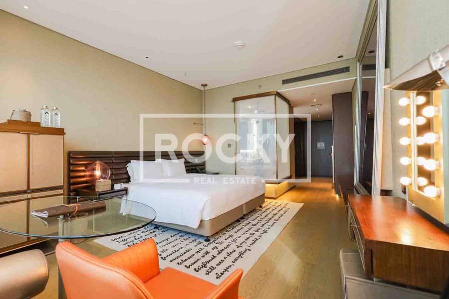 HOTEL ROOM | IN HOTEL POOL | VACANT