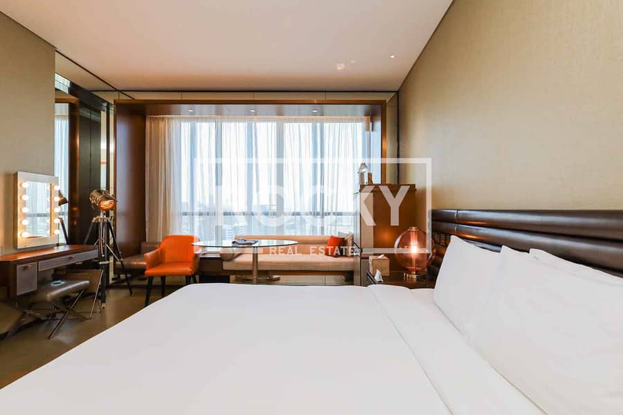 HOTEL ROOM | IN HOTEL POOL | VACANT - Image 6